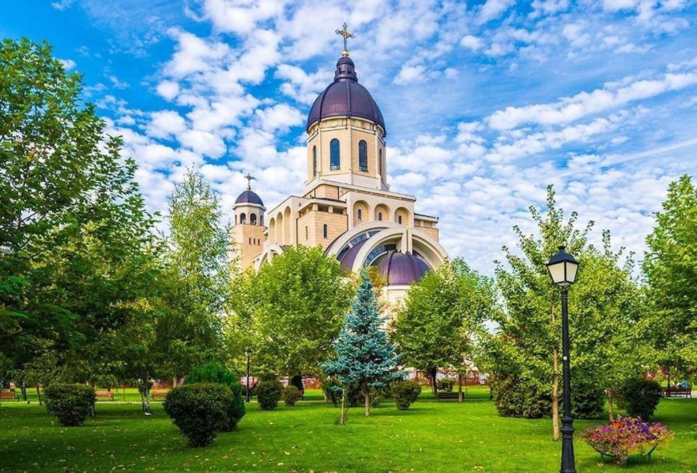 Ultracentral,Parcul Catedralei,Apartament 2 Camere Bacău Buitenkant foto