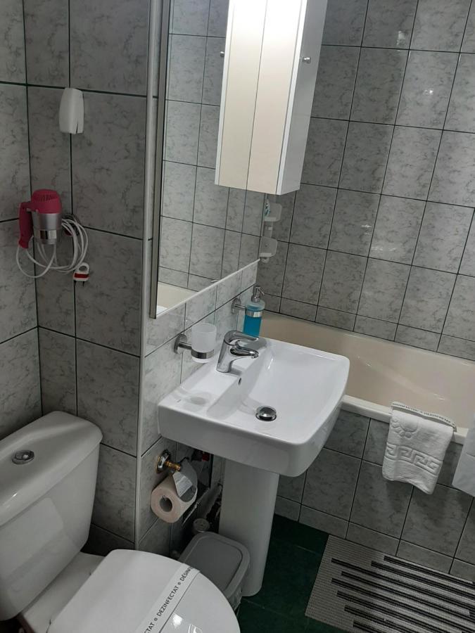 Ultracentral,Parcul Catedralei,Apartament 2 Camere Bacău Buitenkant foto